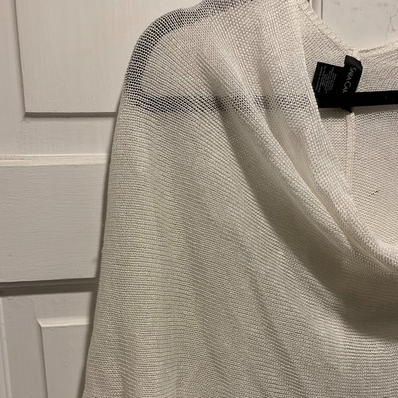 Sara Campbell~ White Knit Poncho - Picture 6 of 13